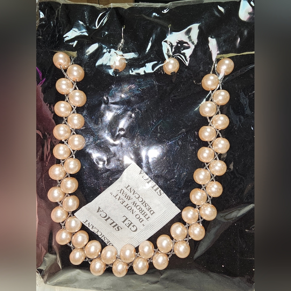 Elegant‎ Faux Pearl Necklace and Earring Set